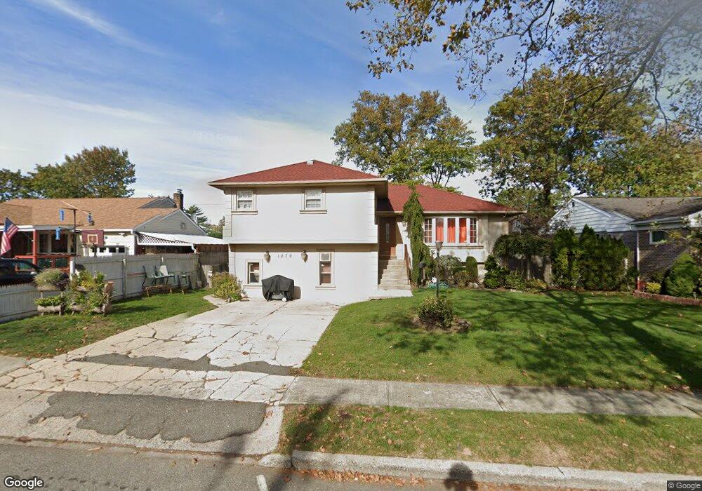 1070 Rosedale Rd, Valley Stream, NY 11581 - photo 1