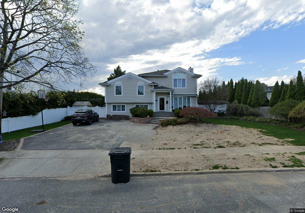 6 Shawnee Ln, ComMacK, NY 11725 - photo 1