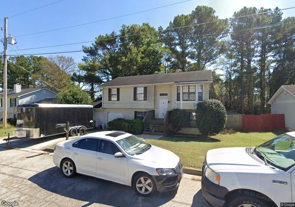 2068 Lown Farm Ln unit 3, Lithonia, GA 30058 - photo 1