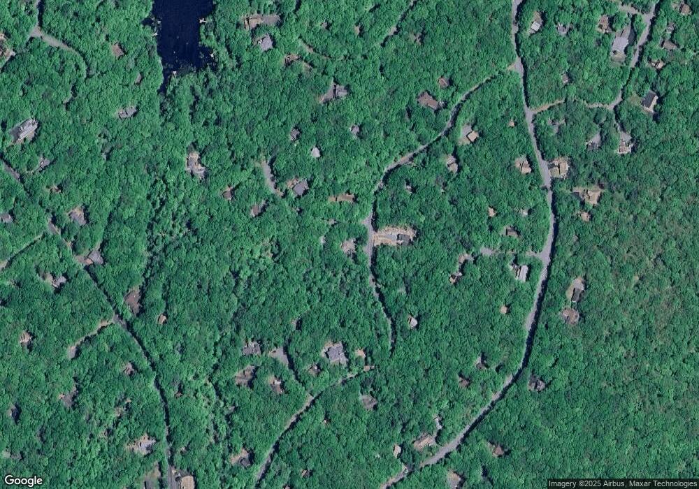 801 Hickory Ct, Hawley, PA 18428 - photo 1