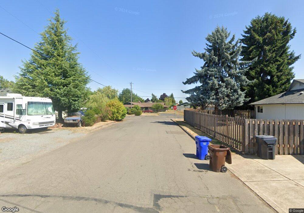 520 Fenton Ave, Molalla, OR 97038 - photo 1