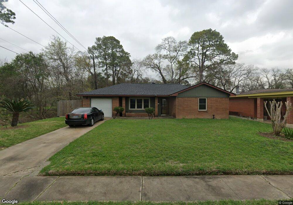 303 E Delz Dr, Houston, TX 77022 - photo 1