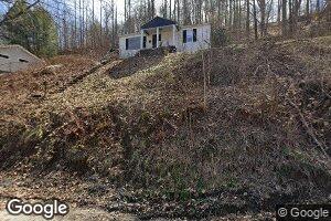 696 Circle Dr, Mullens, WV 25882