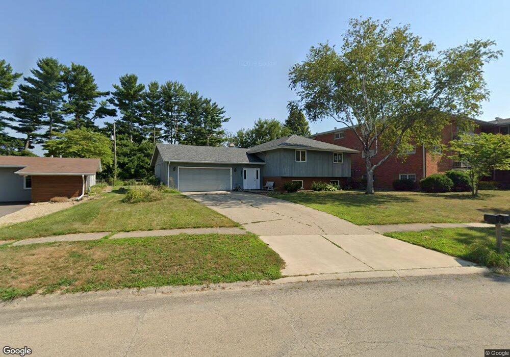 912 Lincolnshire Dr unit 2, Champaign, IL 61821 - photo 1