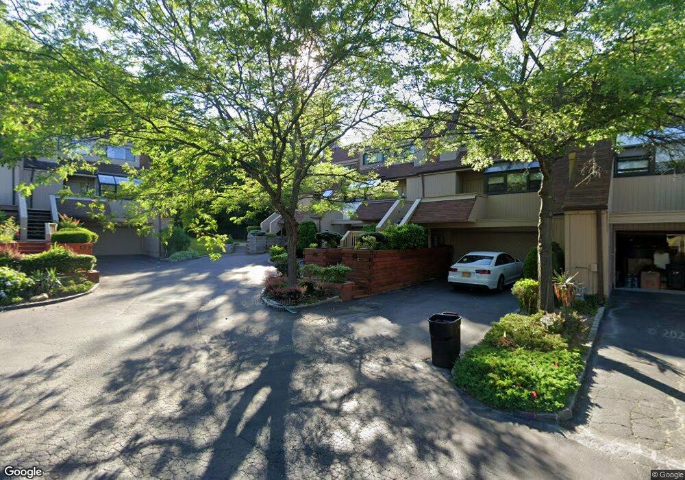 14 John Bean Ct, Port Washington, NY 11050 - photo 1