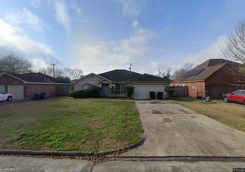 2611 Quail Run Dr, Alvin, TX 77511 - photo 1