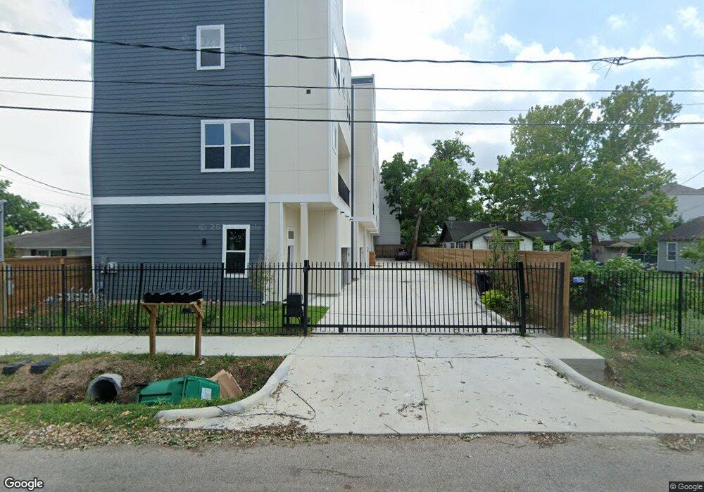 715 Service St unit E, Houston, TX 77009 - photo 1