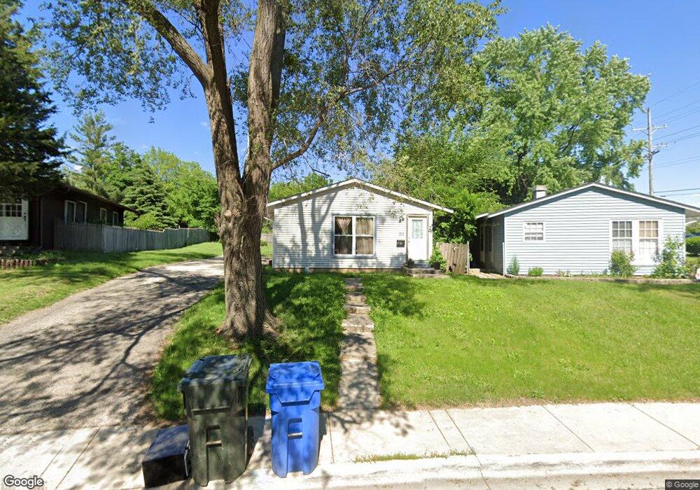 202 Butte Ln, Carpentersville, IL 60110 - photo 1