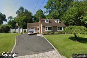 8 Cambridge Dr, Smithtown, NY 11787