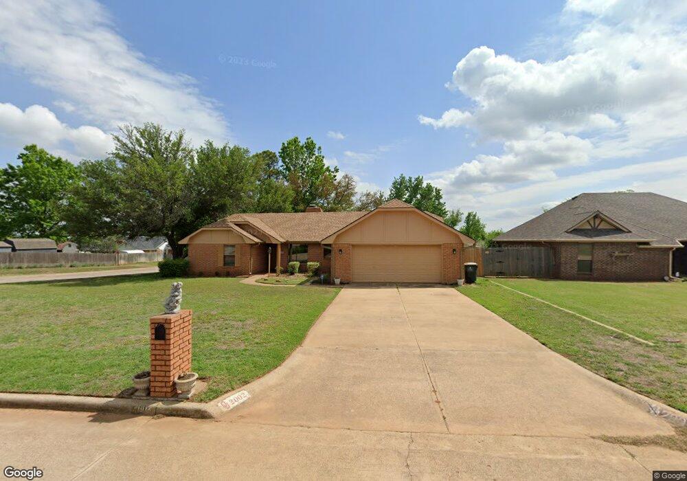 2002 Crestline Dr, Duncan, OK 73533 - photo 1