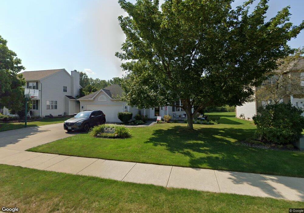 27045 Glenside Ln, Olmsted Falls, OH 44138 - photo 1