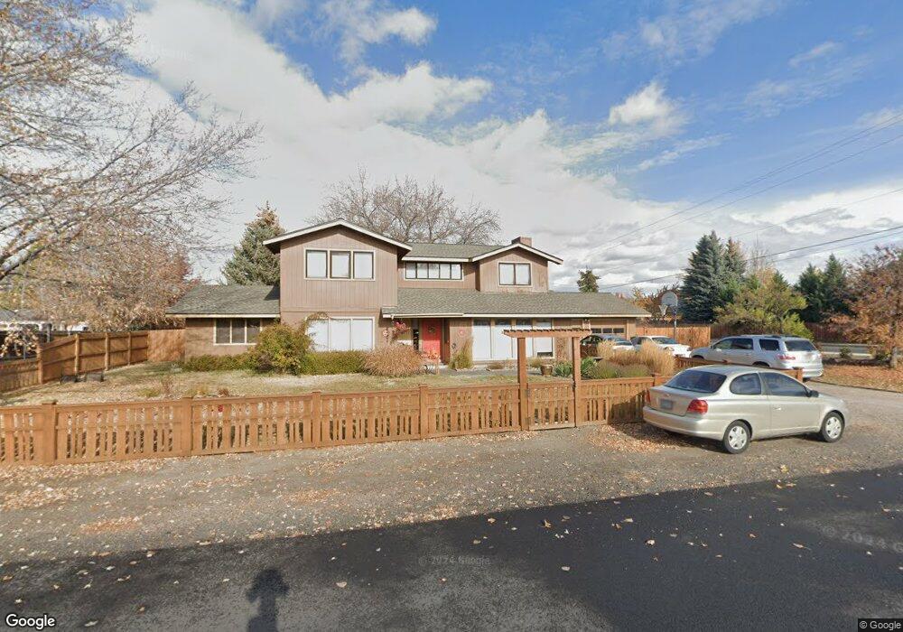 1015 NW Poplar Ave, Redmond, OR 97756 - photo 1