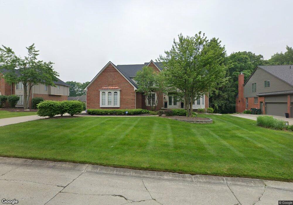 3687 Newcastle Dr, Rochester Hills, MI 48306 - photo 1