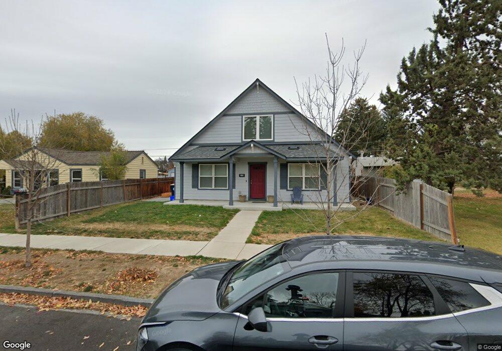 332 SW 12th St, Redmond, OR 97756 - photo 1