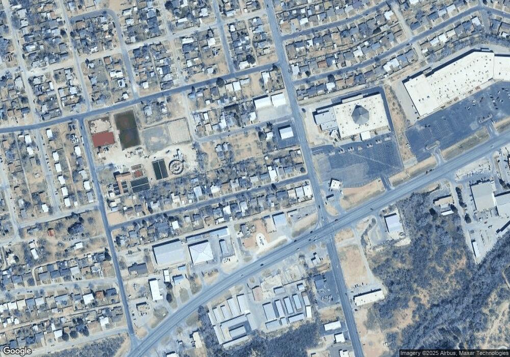 1611 E 17th St, Big Spring, TX 79720 - photo 1