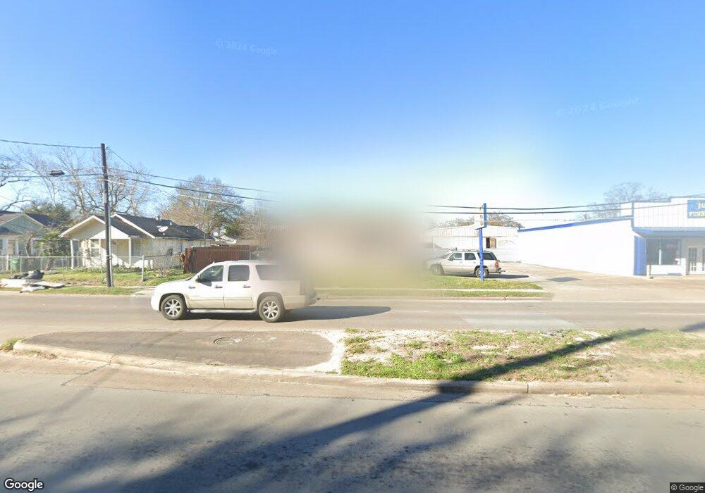 221 Tidwell Rd, Houston, TX 77022 - photo 1