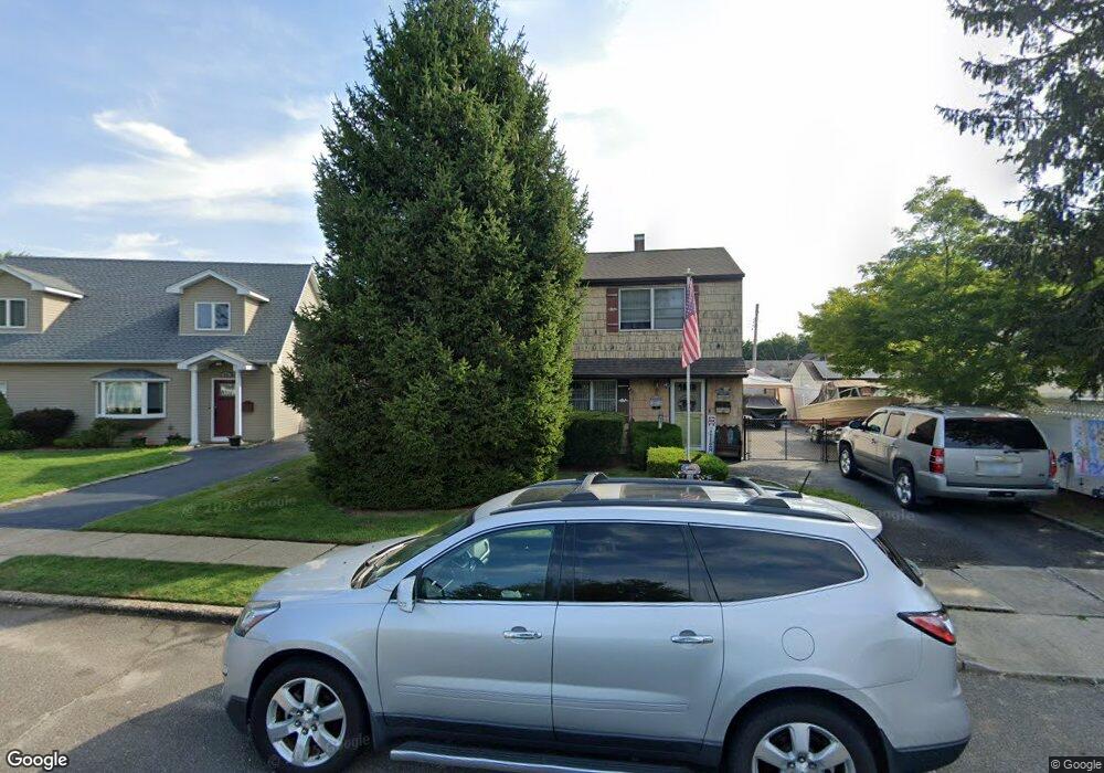 17 Budd Ct, Bethpage, NY 11714 - photo 1