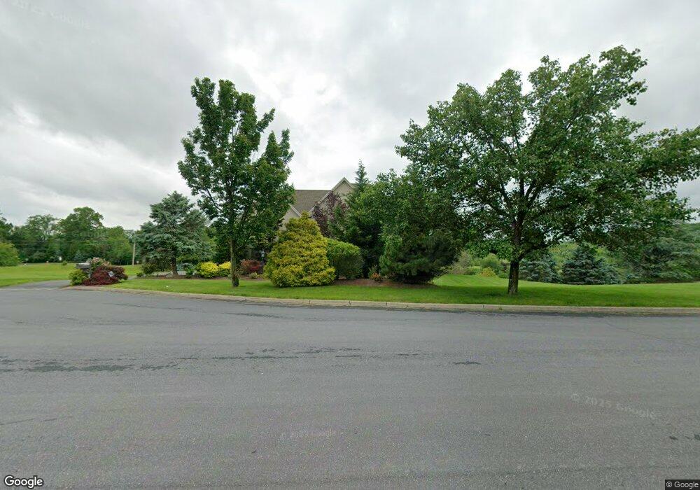 7013 Lehigh Ct, Allentown, PA 18106 - photo 1