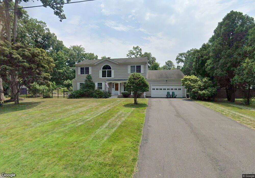 9 Charcoal Rd, Norwalk, CT 06854 - photo 1