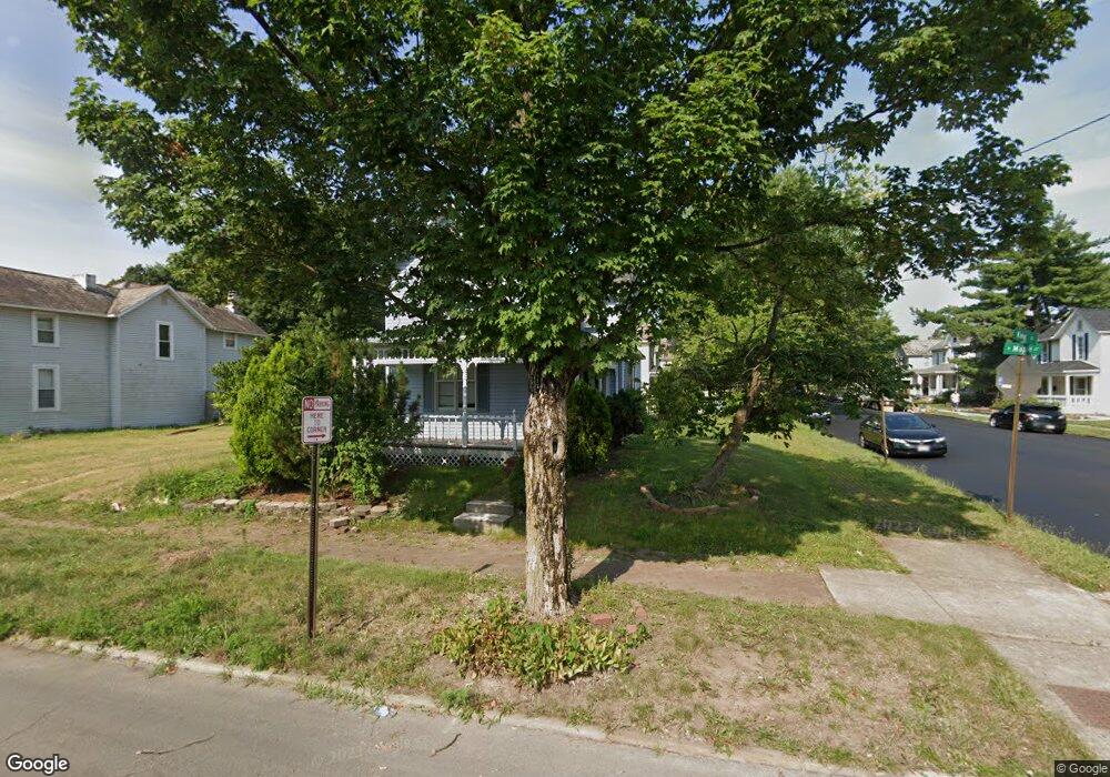 335 N Maple St, Lancaster, OH 43130 - photo 1