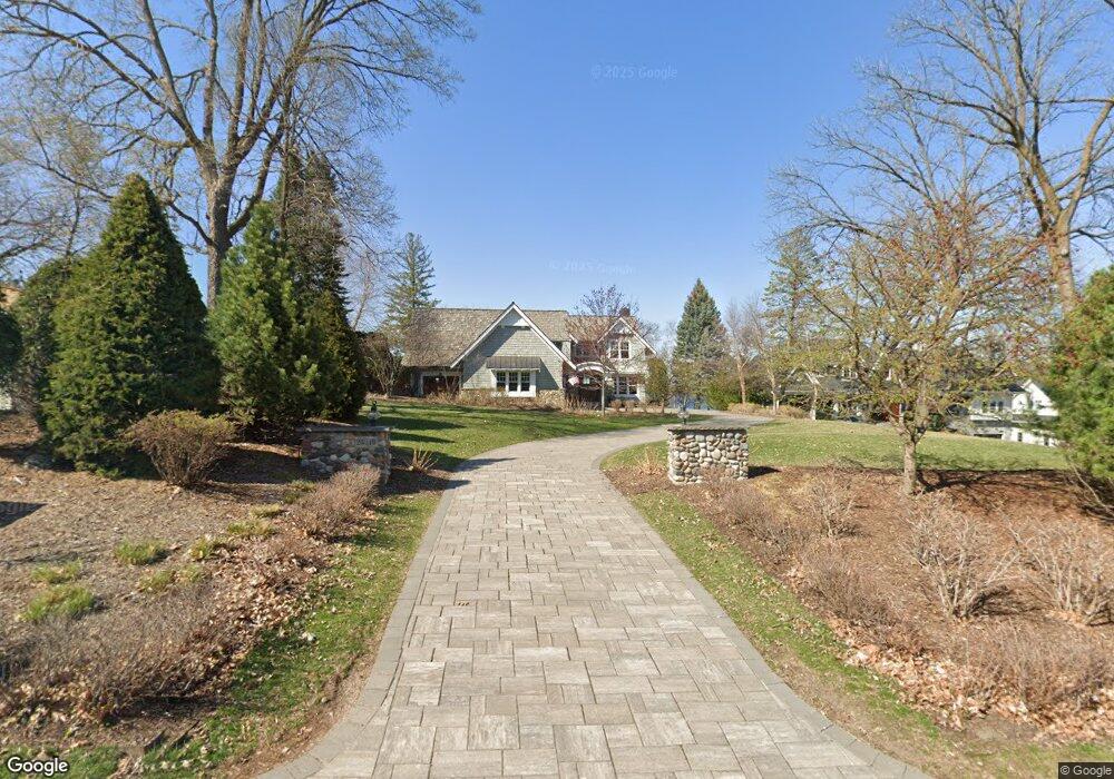 25510 Birch Bluff Rd, Excelsior, MN 55331 - photo 1