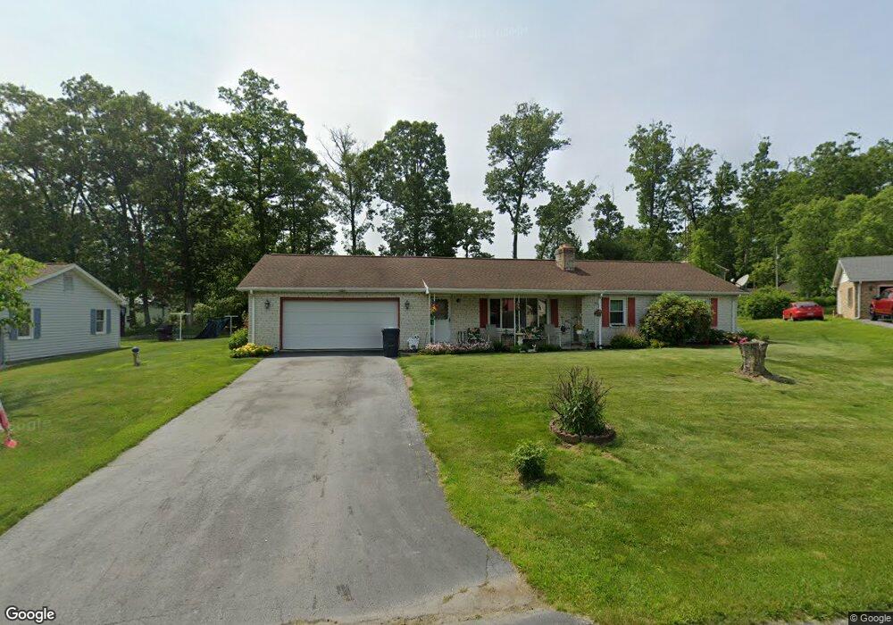 528 Wile Cir, Fayetteville, PA 17222 - photo 1