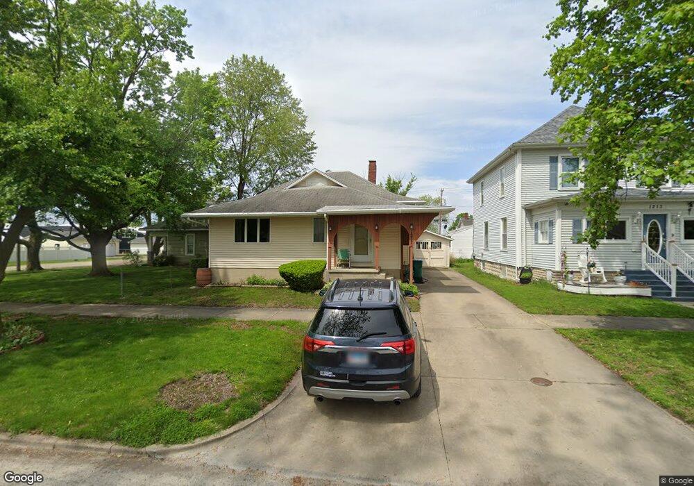 1217 S 17th St, Mattoon, IL 61938 - photo 1