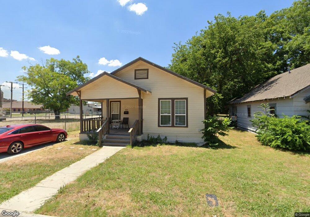 323 N Red River St, Gainesville, TX 76240 - photo 1