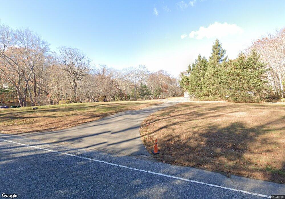 370 Shore Rd, Old Lyme, CT 06371 - photo 1