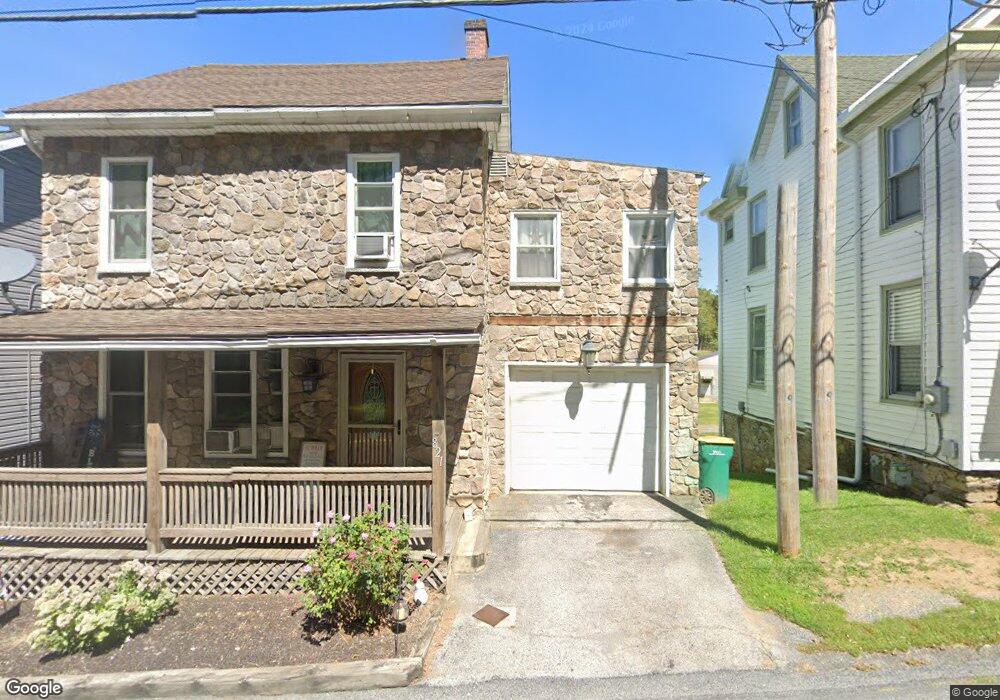 821 W Main St, Waynesboro, PA 17268 - photo 1