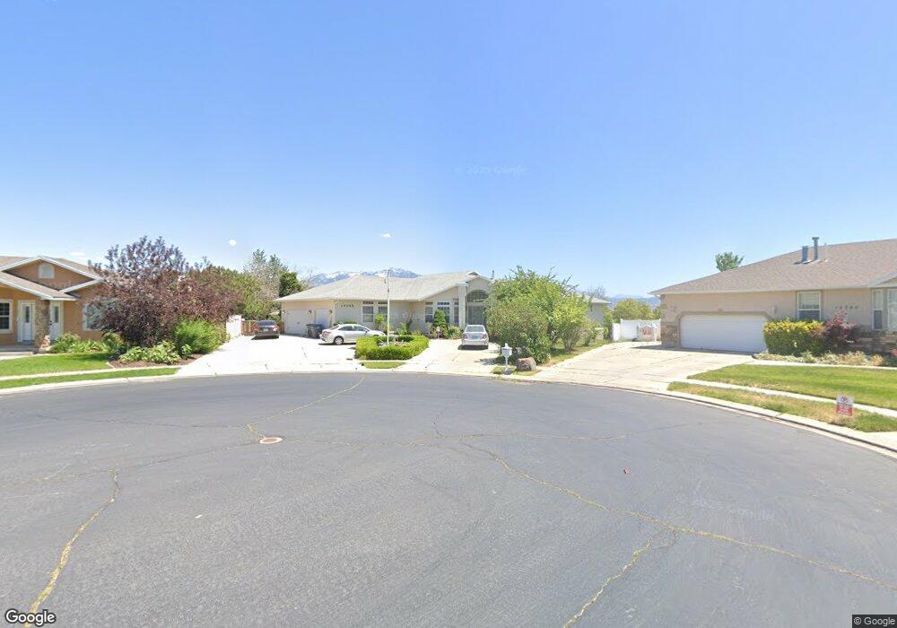 10393 Whispering Sands Cir, South Jordan, UT 84095 - photo 1