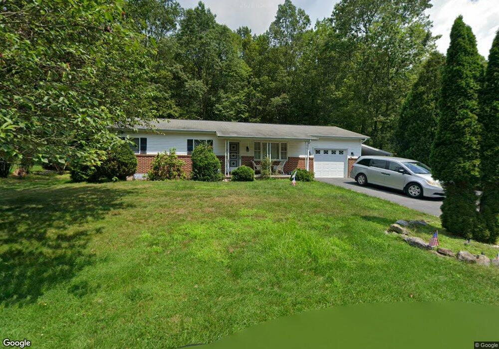 214 W 13th St, Jim Thorpe, PA 18229 - photo 1