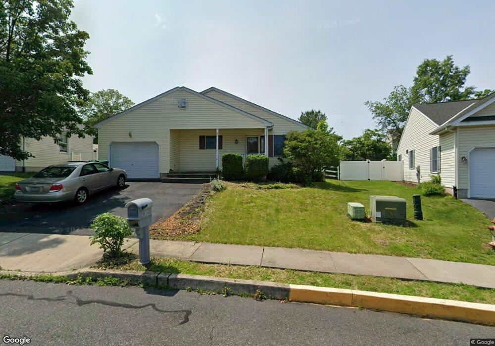 1036 Jodie Ct, Pennsburg, PA 18073 - photo 1