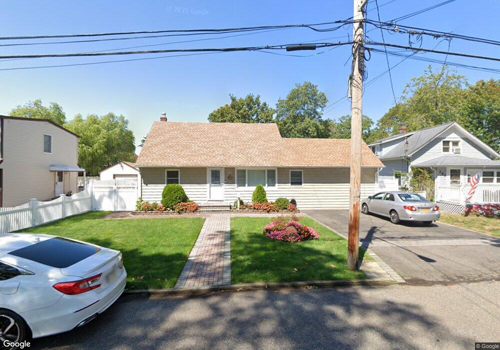 283 Florida Ave, Copiague, NY 11726 - photo 1