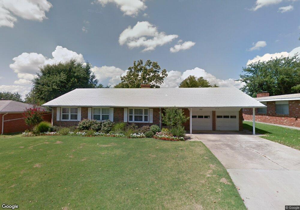 1717 Winchester St, Ardmore, OK 73401 - photo 1