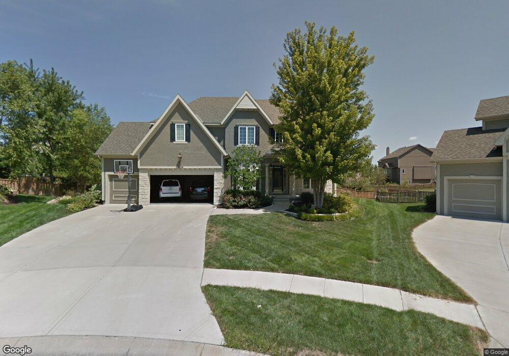 5609 Roundtree St, Shawnee, KS 66226 - photo 1