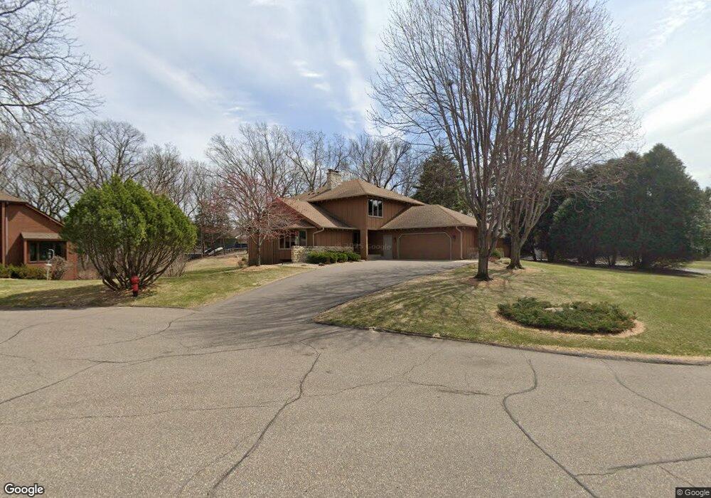 5205 Knob Hill Ct, Minnetonka, MN 55345 - photo 1