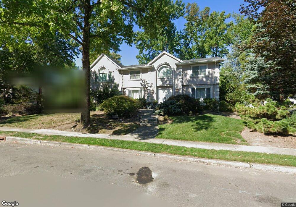 93 Brown Cir, Paramus, NJ 07652 - photo 1