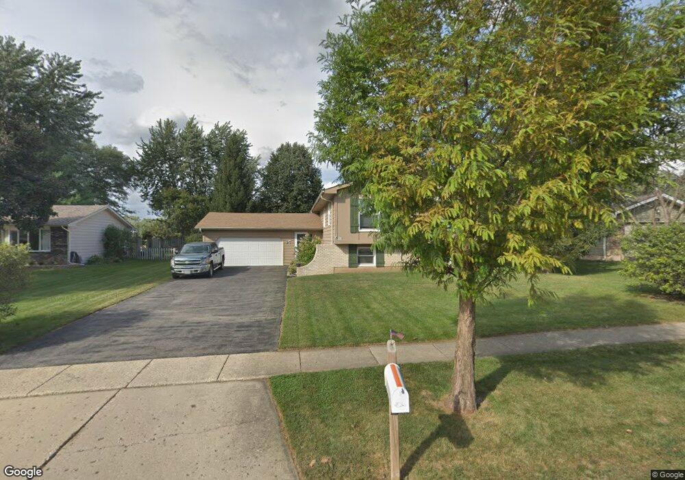 750 N Vista Dr, Algonquin, IL 60102 - photo 1