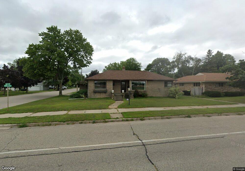2021 18th Ave, Menominee, MI 49858 - photo 1