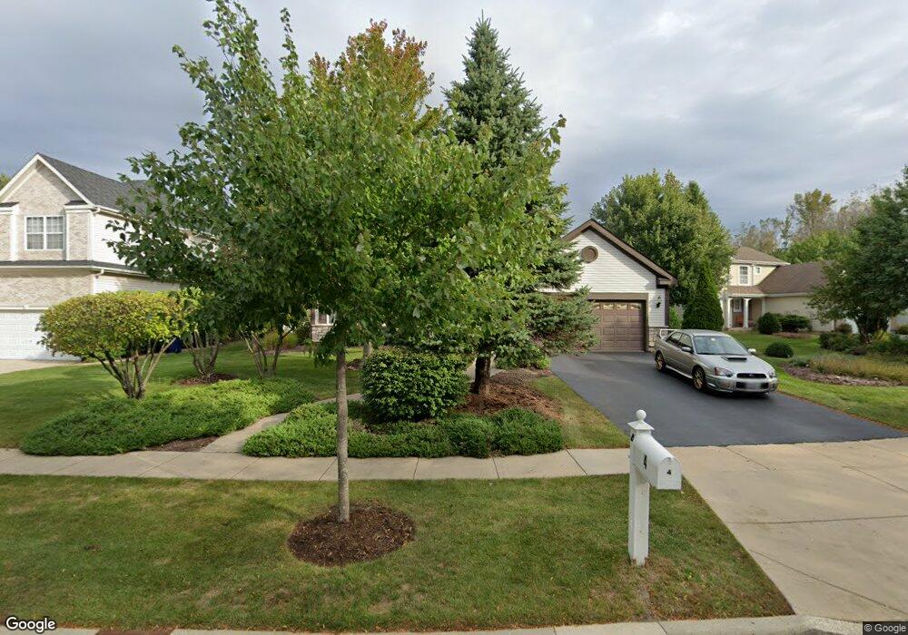 4 Lake Gillilan Ct, Algonquin, IL 60102 - photo 1