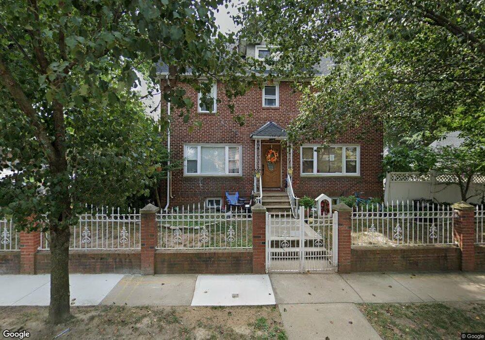 15816 Laburnum Ave, Flushing, NY 11358 - photo 1