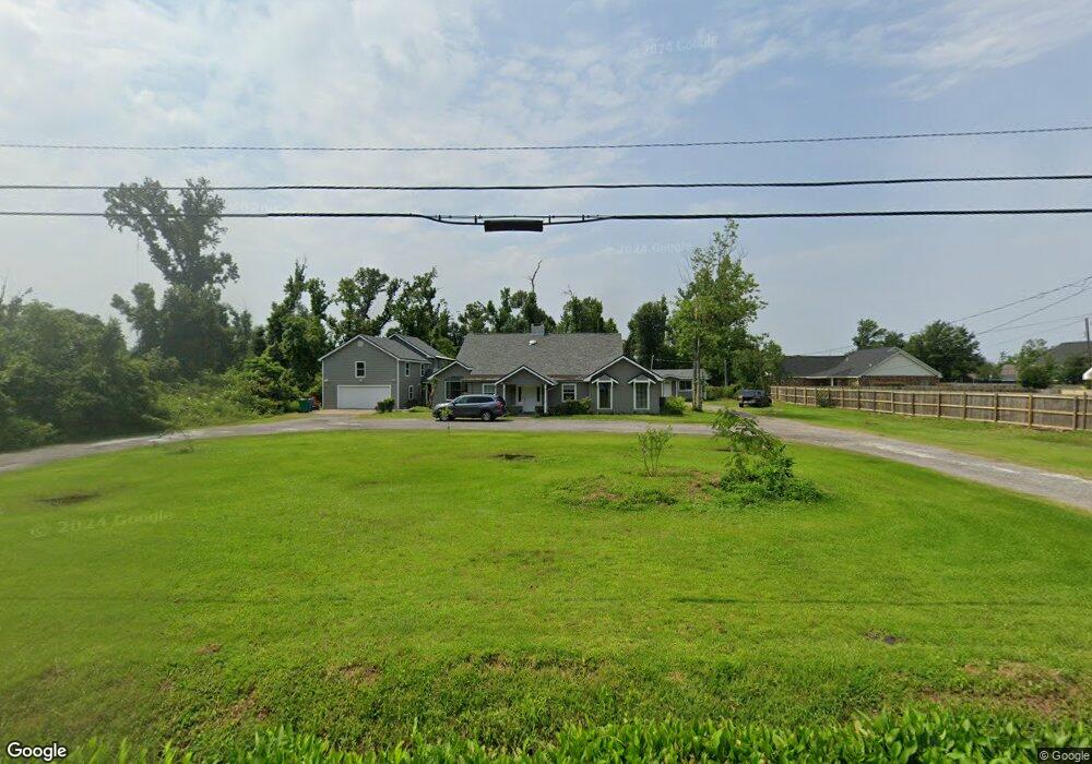 2331 W Prien Lake Rd, Lake Charles, LA 70605 - photo 1