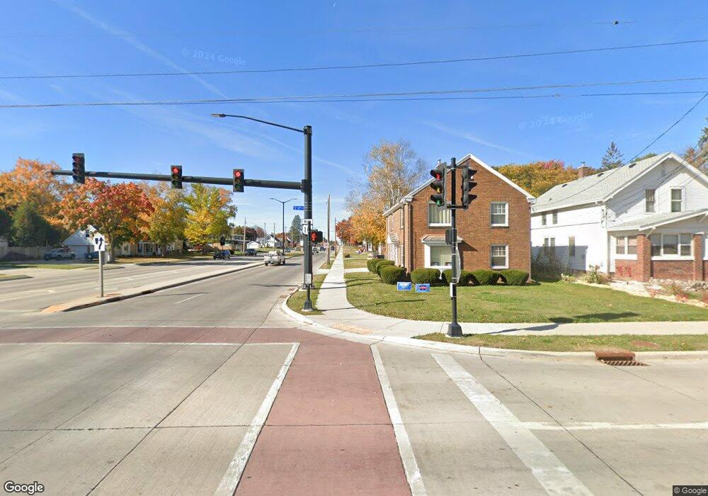 1106 N 11th St, Manitowoc, WI 54220 - photo 1