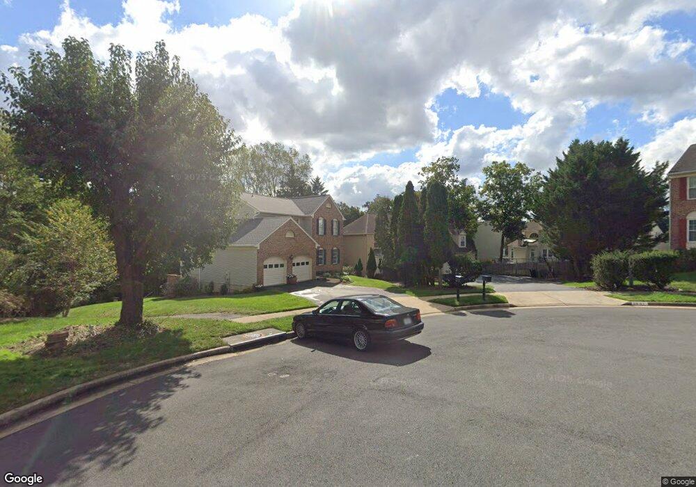 7901 Ludlow Ln, Dunn Loring, VA 22027 - photo 1