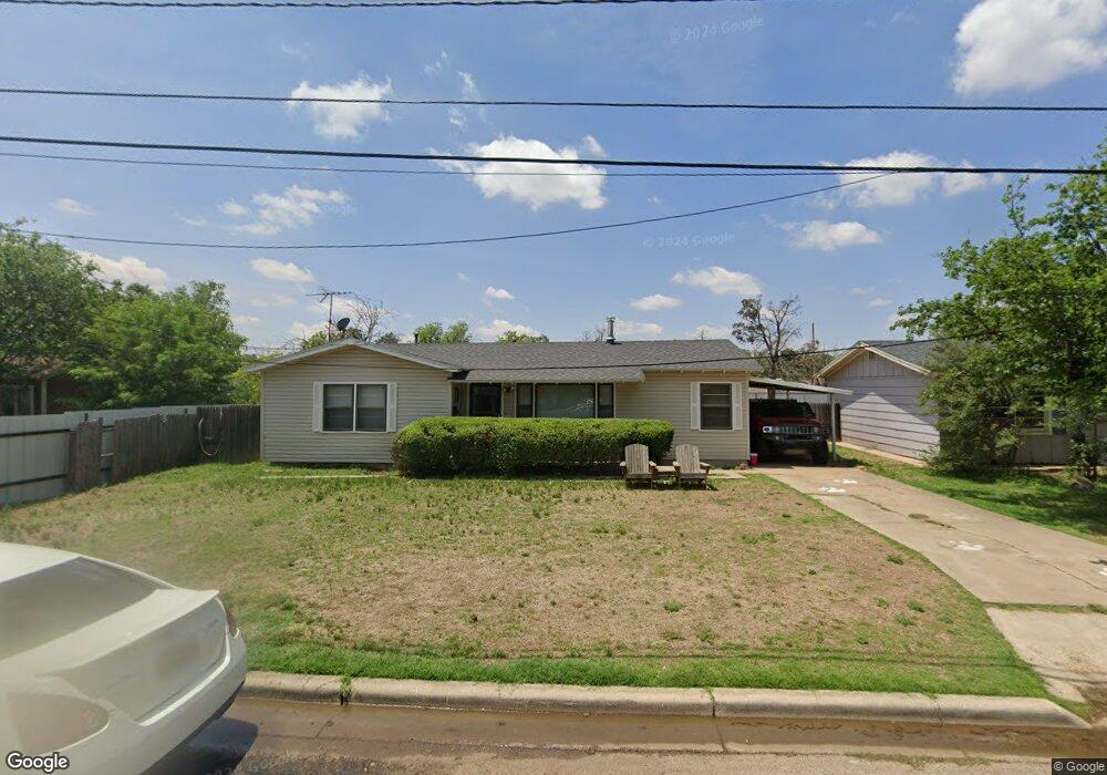 1005 Xenia St, Plainview, TX 79072 - photo 1