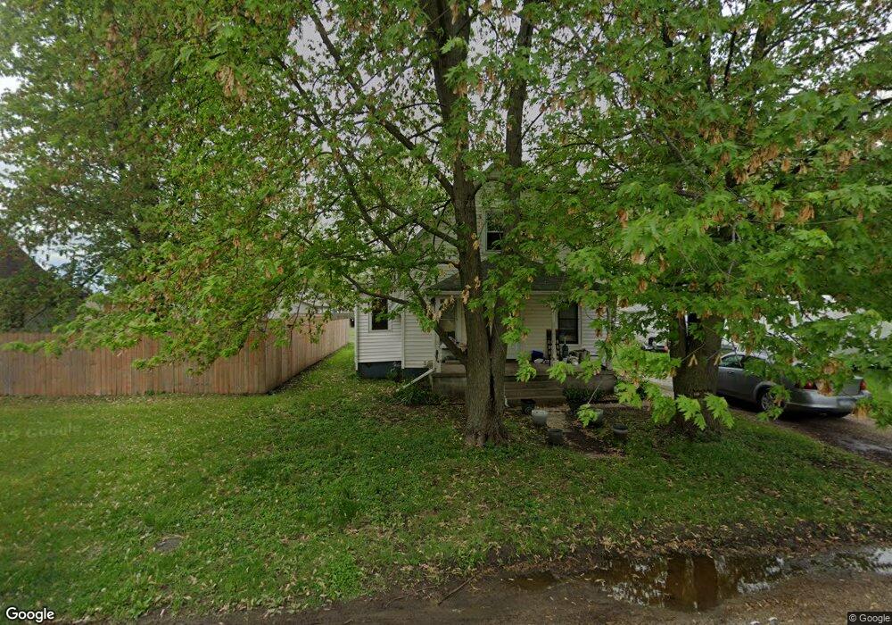 625 Omaha Ave, Lincoln, IL 62656 - photo 1