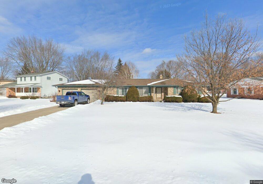 2142 Chevy Chase Dr, Davison, MI 48423 - photo 1