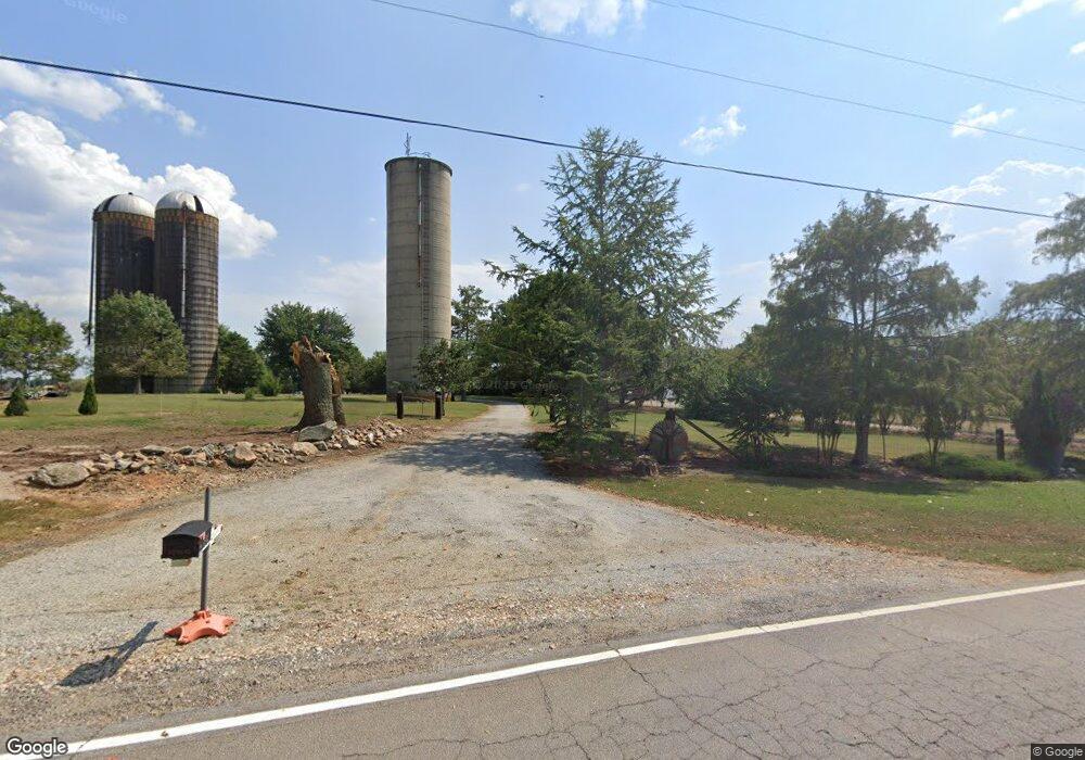 650 Lake Cir, Carrollton, GA 30116 - photo 1