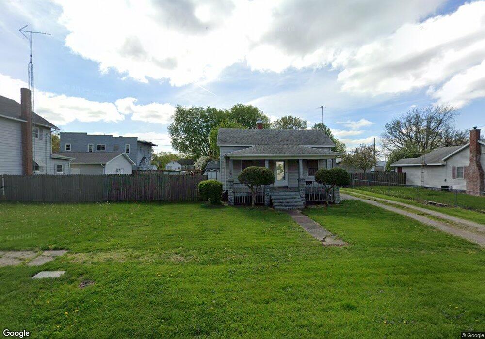 820 N Kankakee St, Lincoln, IL 62656 - photo 1